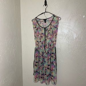 Floral Sleeveless Keyhole Dress